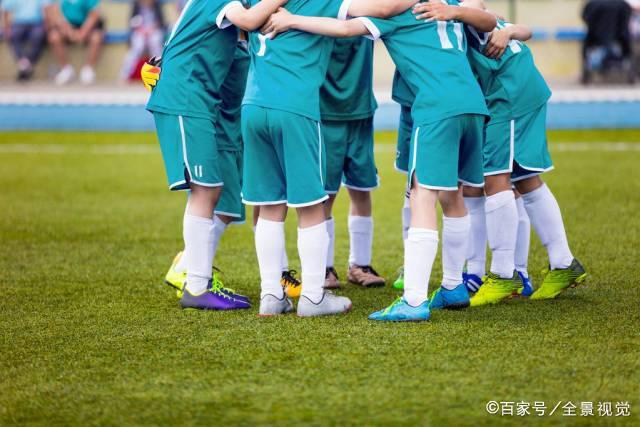 拜仁寻求冬季引援左边锋，计划替补迪亚斯